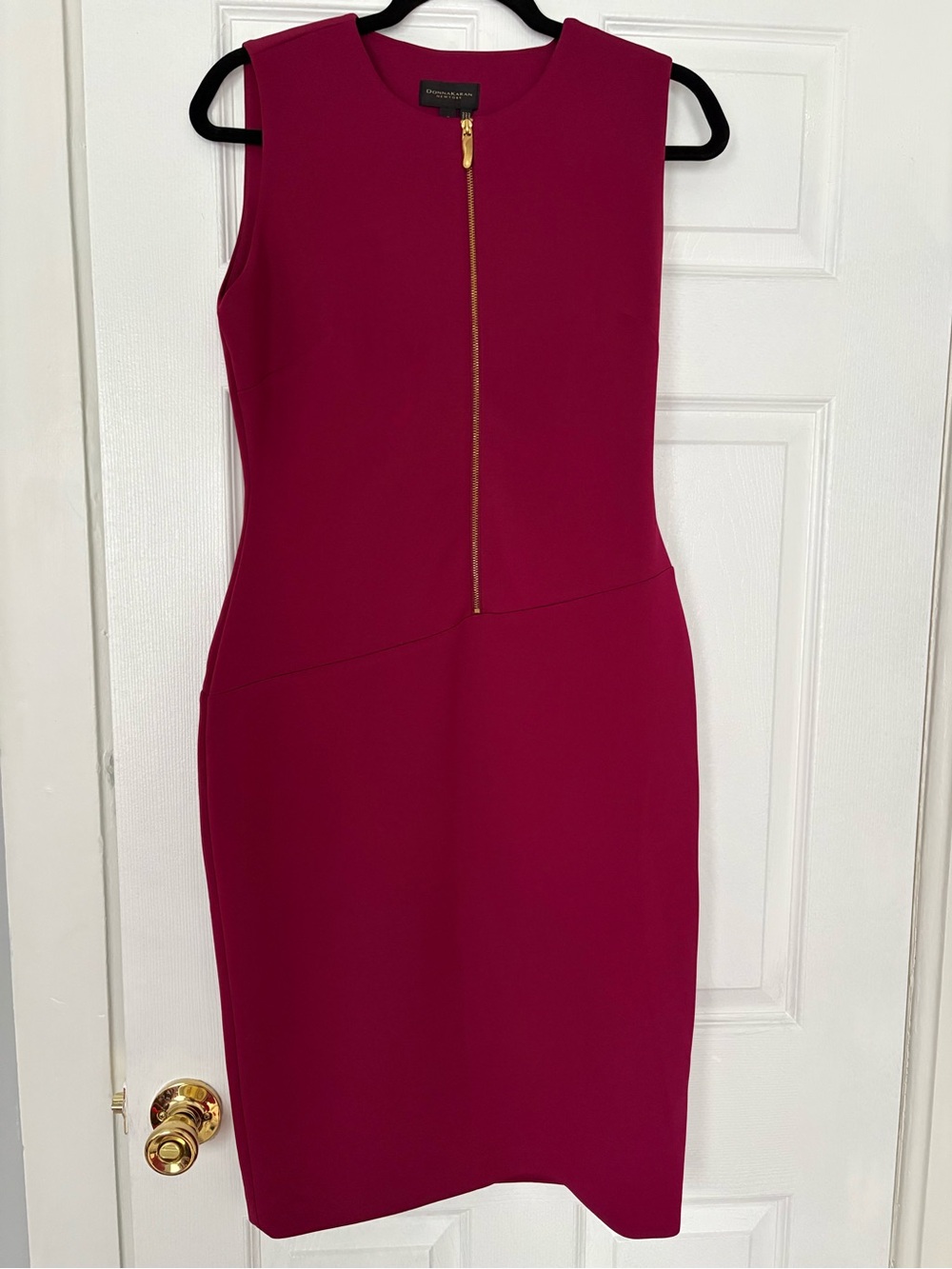 Donna Karan New York Magenta Sleeveless Scuba Sheath Dress Gold Zip Size 6